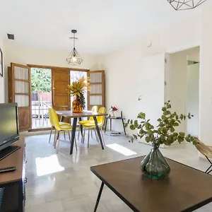 Apartamento Rentalsevilla Descubriendo Iglesias, Sevilla
